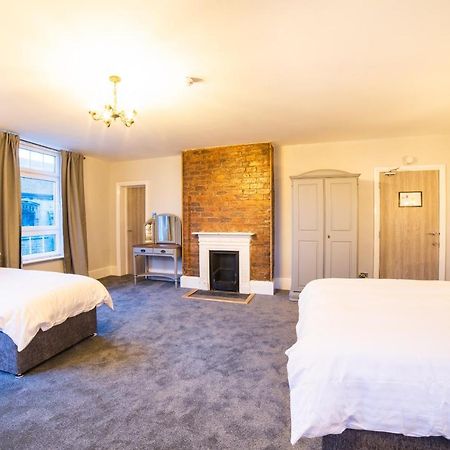 Churchill'S Hotel Wombwell Екстер'єр фото
