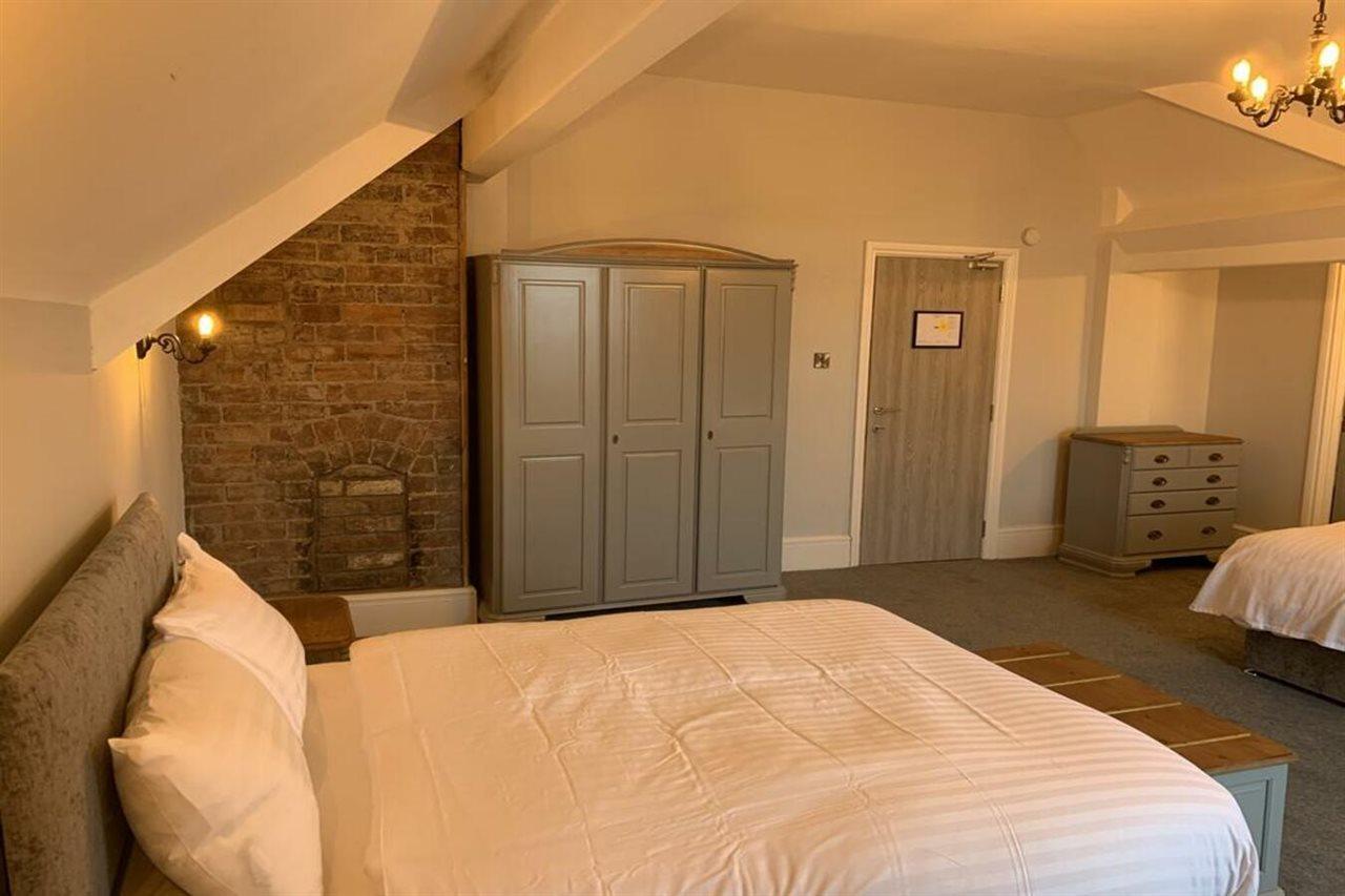 Churchill'S Hotel Wombwell Екстер'єр фото