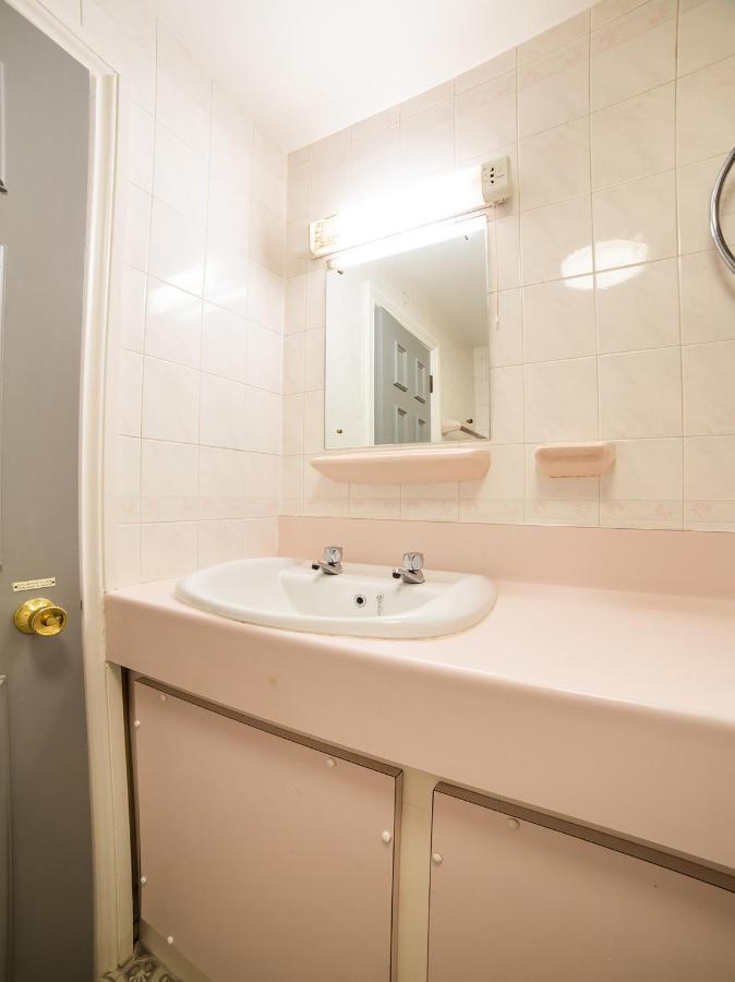 Churchill'S Hotel Wombwell Екстер'єр фото