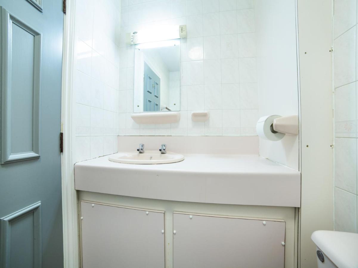 Churchill'S Hotel Wombwell Екстер'єр фото