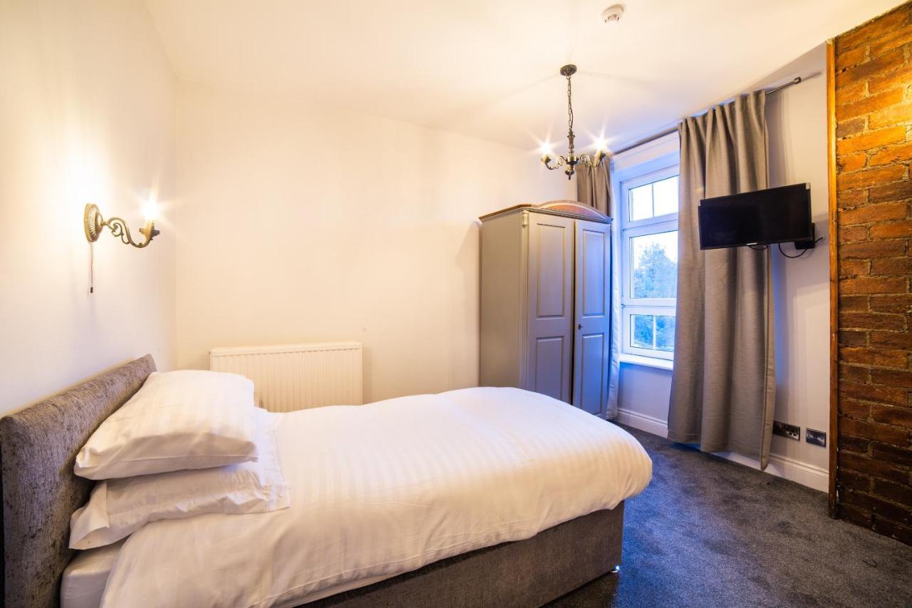 Churchill'S Hotel Wombwell Екстер'єр фото